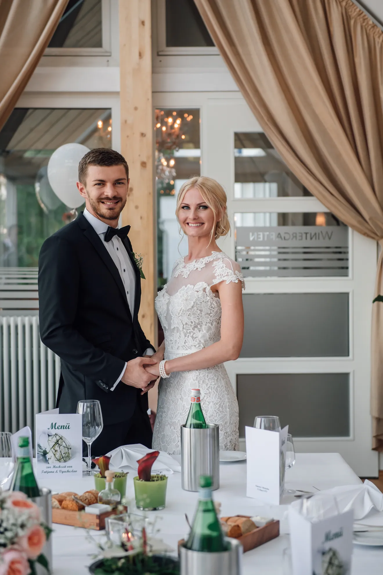 Portrait im Kerzenlicht — Hochzeitsessen Bergpark
