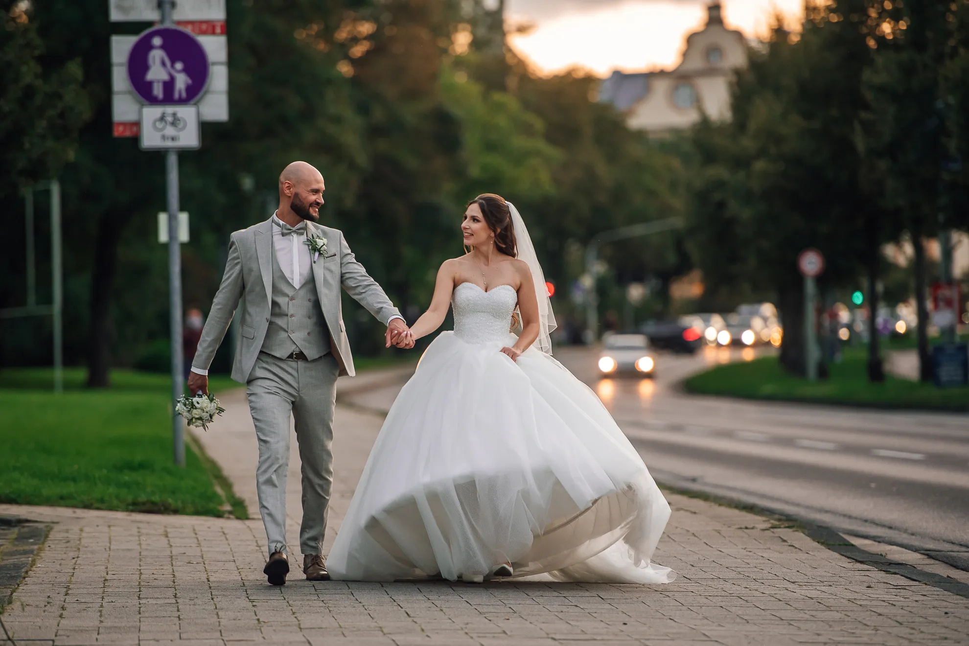 Sonnenuntergang mit dem Brautpaar — Hochzeit Kassel
